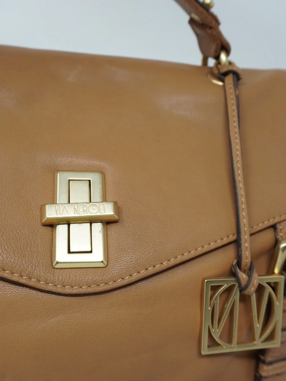 Via Neroli Handbag Tan 100% Leather Color with Gold Hardware